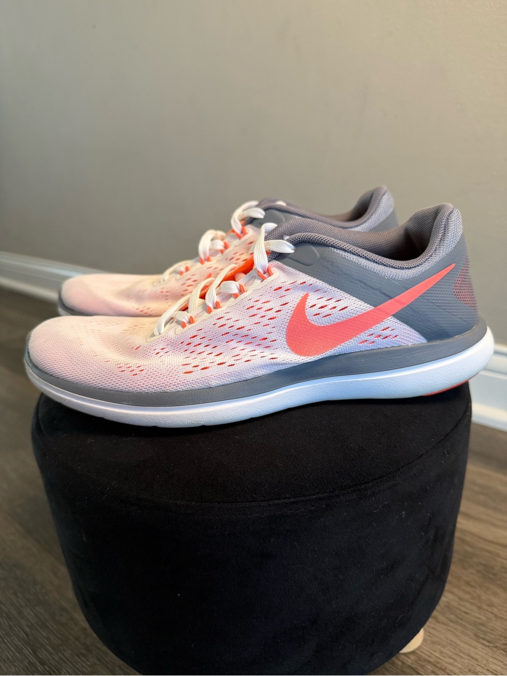 Nike Women White, Coral and Gray Athletic Running Shoes